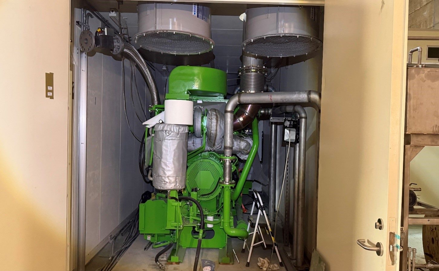 轉廢為能！八里污水廠沼氣發電啟用　年產540萬度綠電