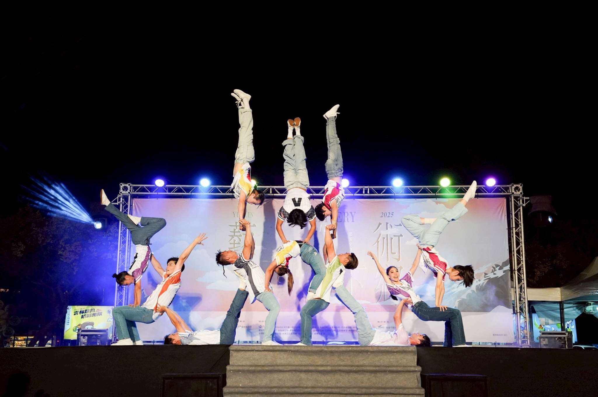 雲林藝術宅急便巡演熱度高漲 八場節目場場爆滿  壞鞋子舞蹈劇場《吃土》接力壓軸登場 雲林藝術宅急便巡演熱度高漲 八場節目場場爆滿  壞鞋子舞蹈劇場《吃土》接力壓軸登場