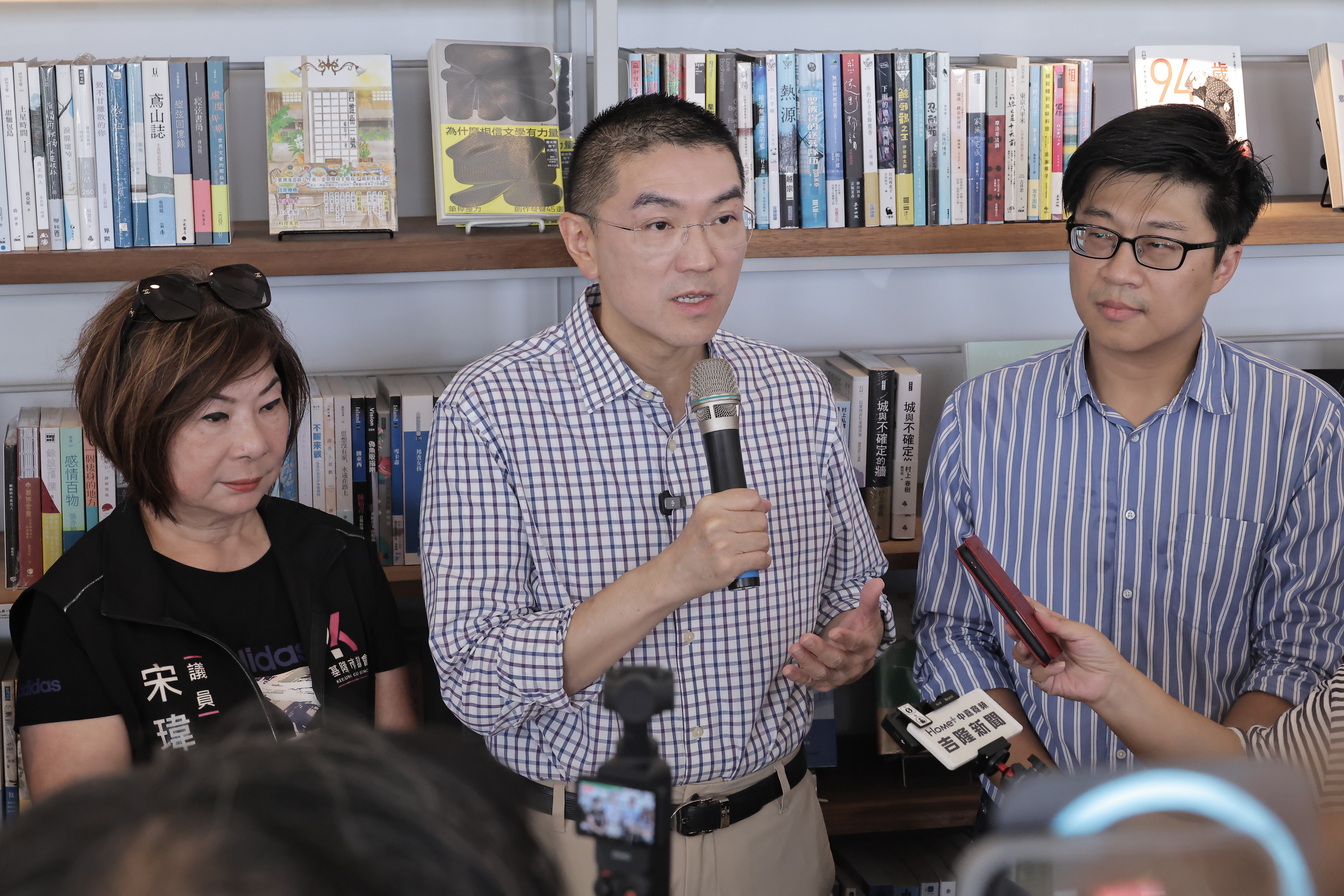 謝國樑視察太平青鳥書店　將持續公開透明、公私協力活化老舊校舍
