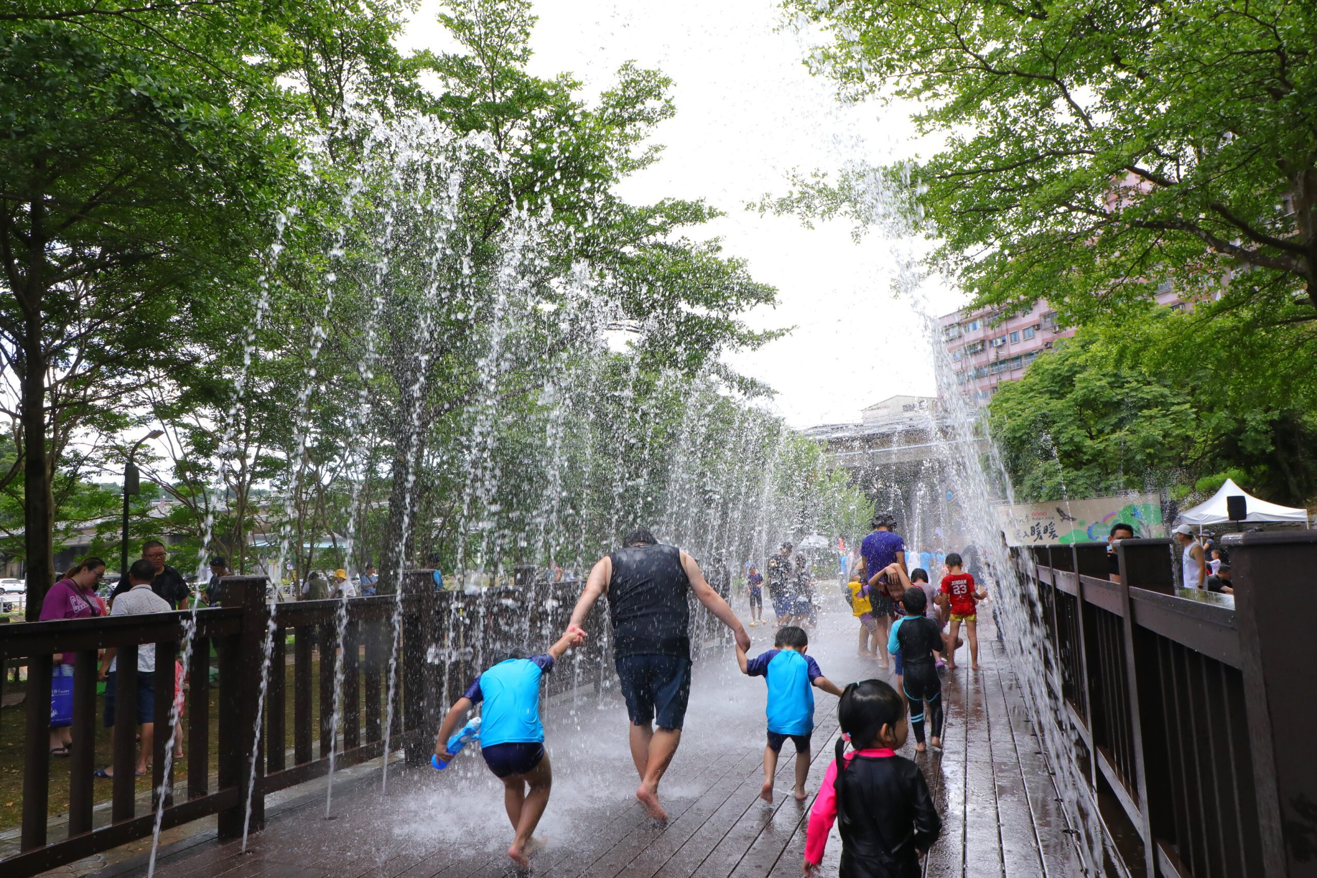 基隆親水季沁涼登場　謝國樑邀市民走入暖暖共享山水童趣