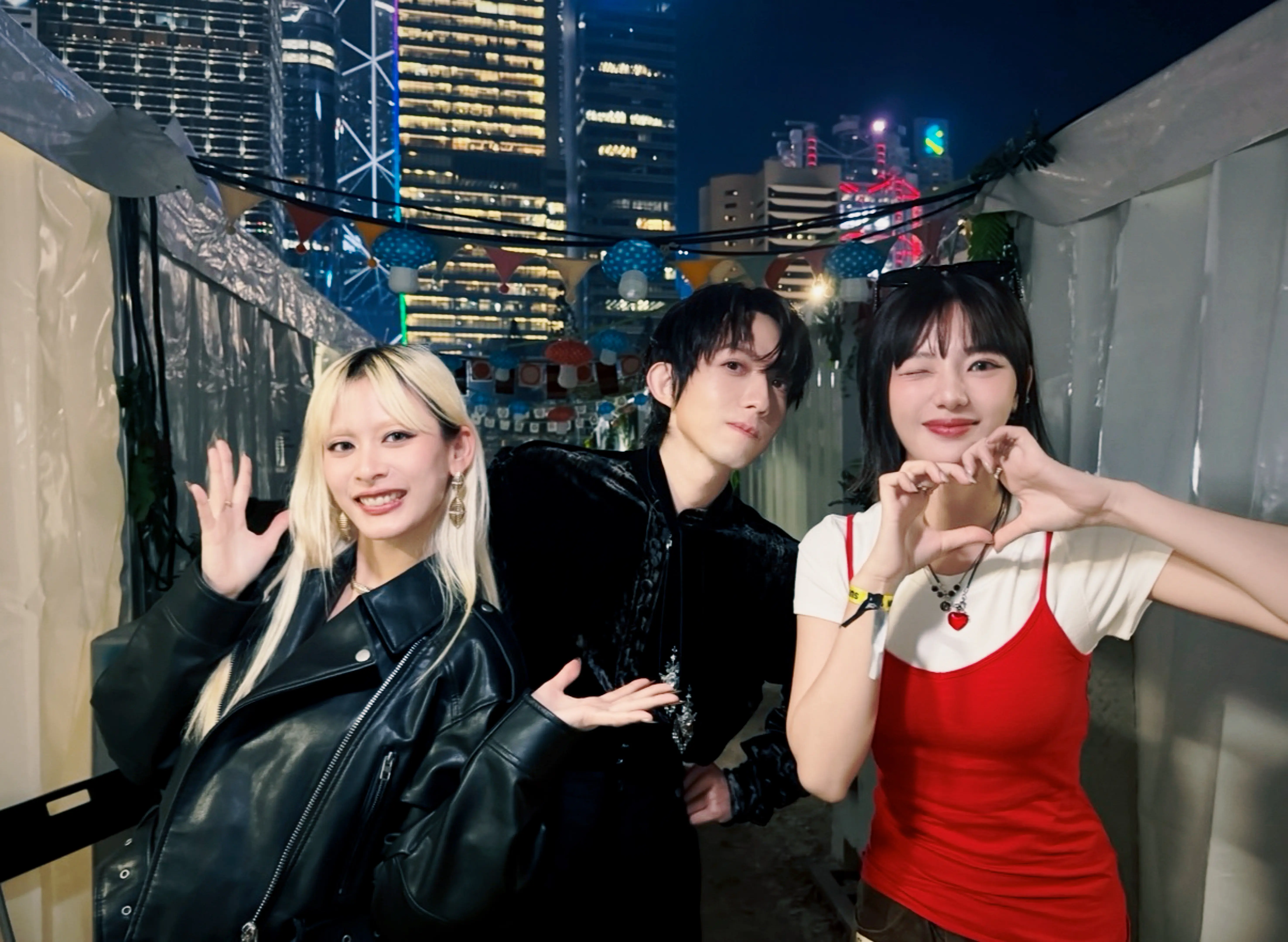 新生代主持人木木 遠征香港音樂節Clockenflap 擔任 JUD 陳泳希一日經紀人探班師兄林宥嘉 新生代主持人木木 遠征香港音樂節Clockenflap 擔任 JUD 陳泳希一日經紀人探班師兄林宥嘉