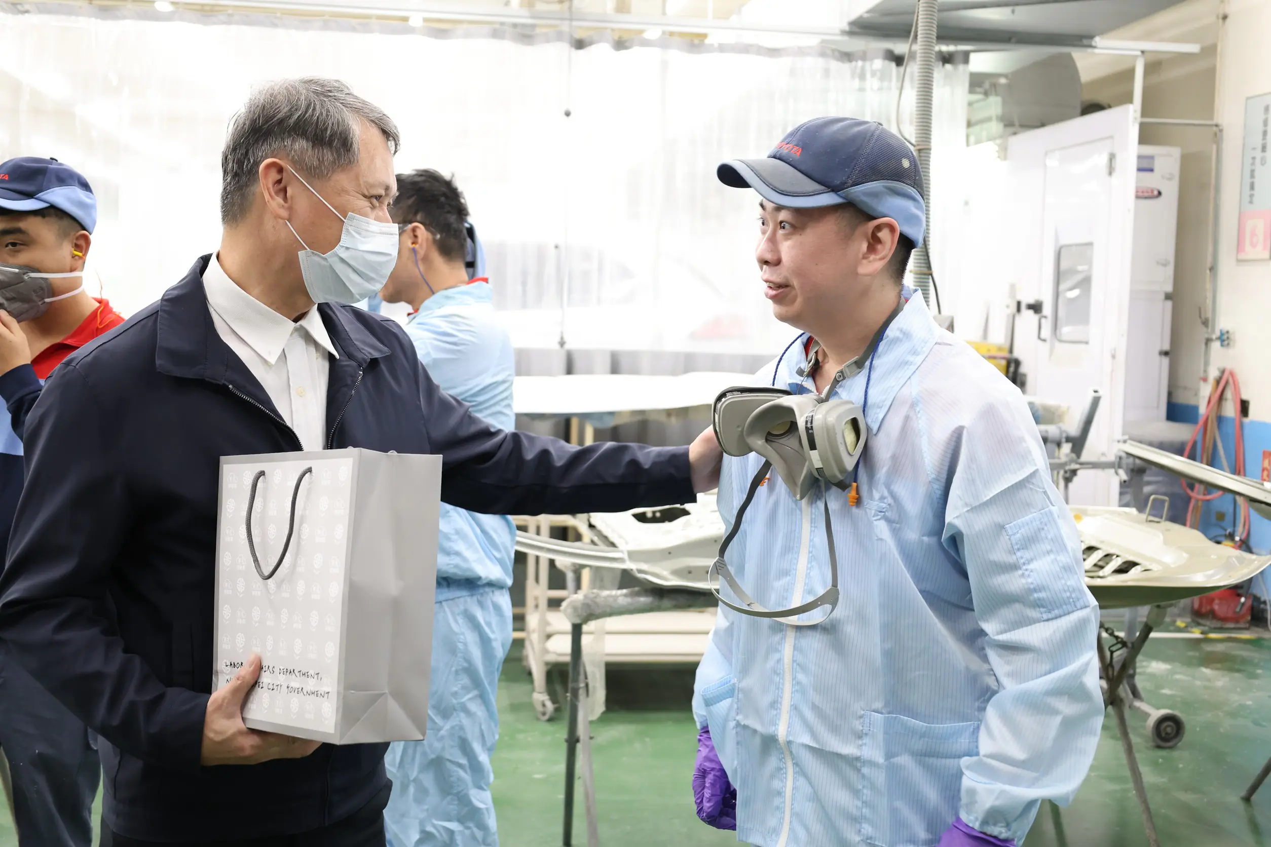 新北春安勞檢今啟動　勞工局長陳瑞嘉訪視國都汽車　提醒勿趕工造成過勞