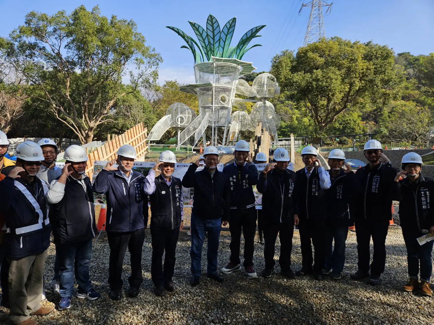 全國單一場域溜滑梯數量最多公園即將完工 就在清水鰲峰山公園 張清照議長大力爭取 讓大人、小孩新增「放電」地點 全國單一場域溜滑梯數量最多公園即將完工 就在清水鰲峰山公園 張清照議長大力爭取 讓大人、小孩新增「放電」地點