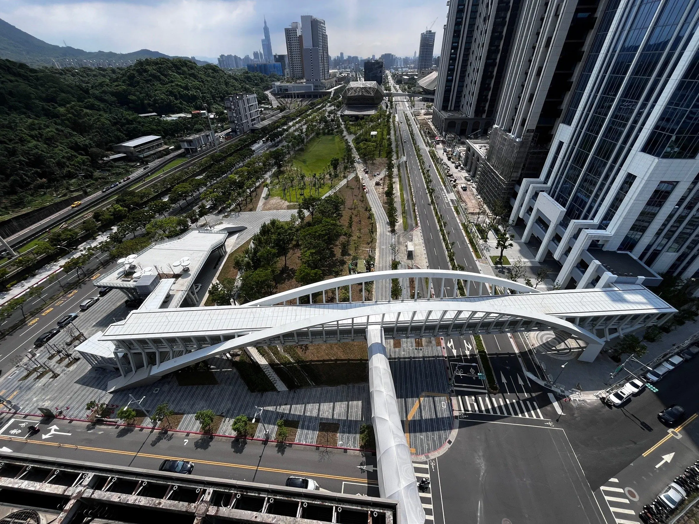 南港立體連通平臺開放使用　周邊景點春節共遊更好行