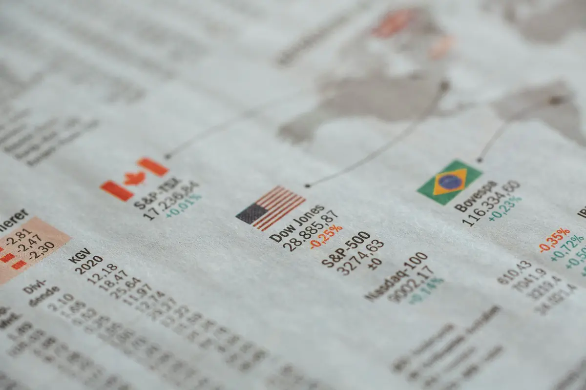 川普祭出 100% 懲罰性關稅威脅 美加關係急凍 加股震盪、金價走高