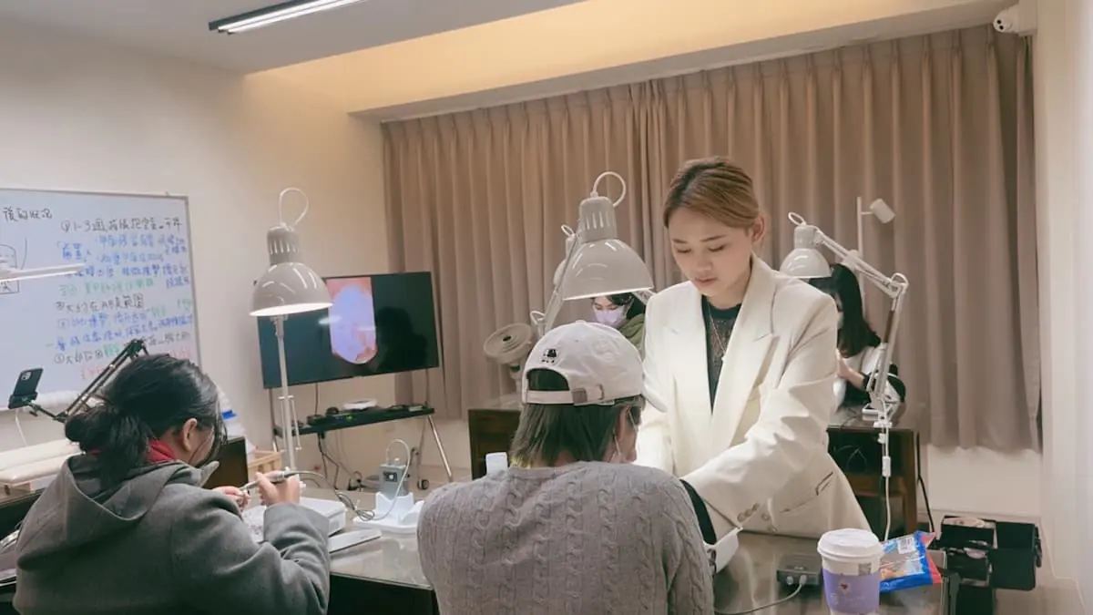 從一張桌子開始 她用八年走出屬於自己的美甲之路