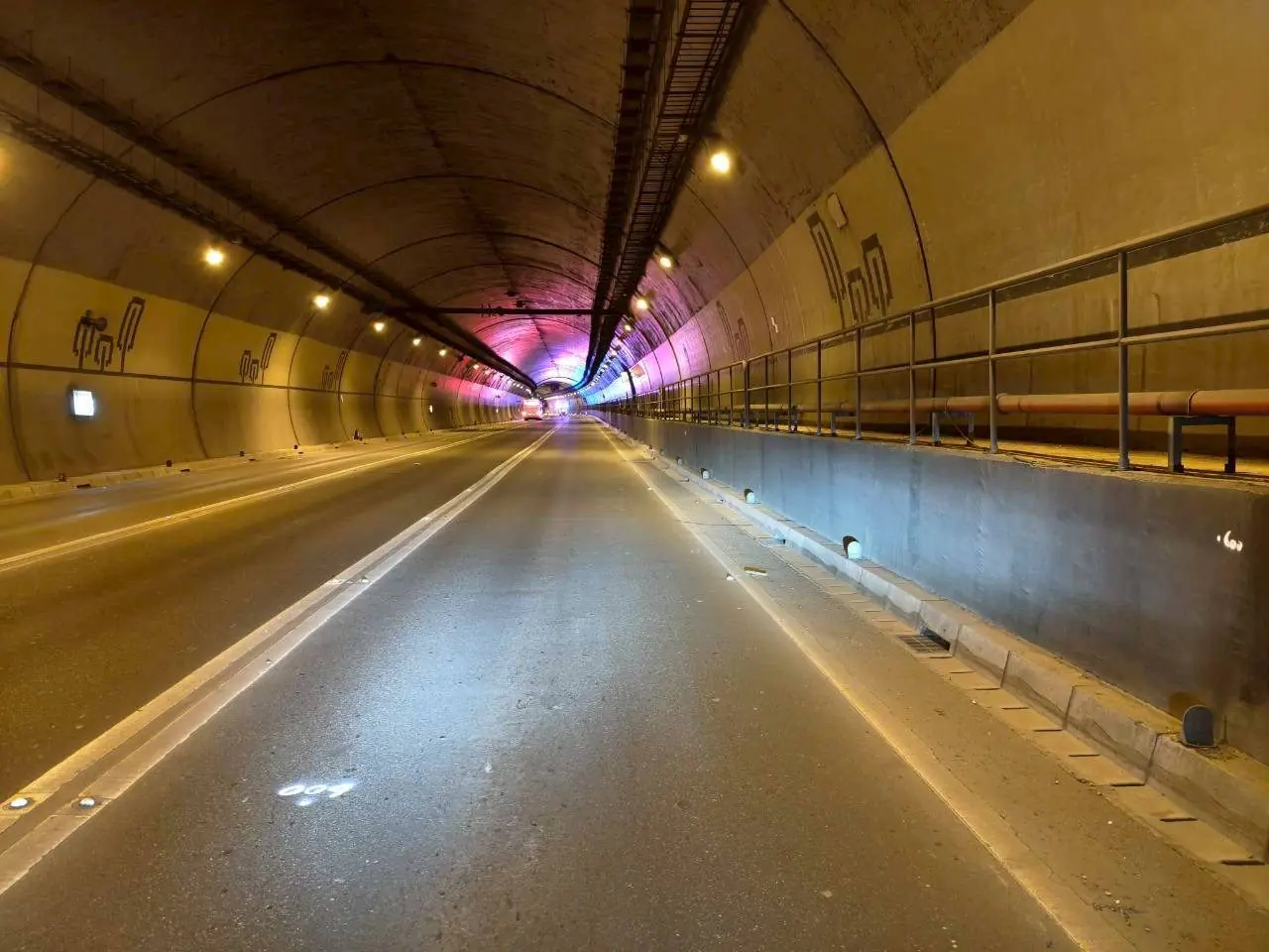 通往101更順暢 信義快速道路象山隧道南向路面煥然一新