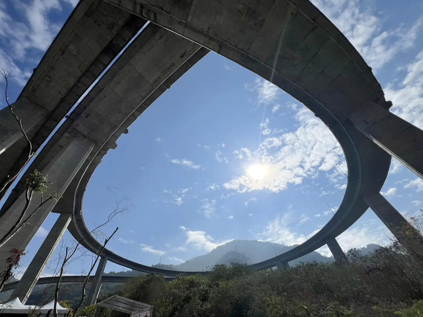 南投國姓咖啡節綠雕園區開幕  全新愛心景觀打卡點啟用