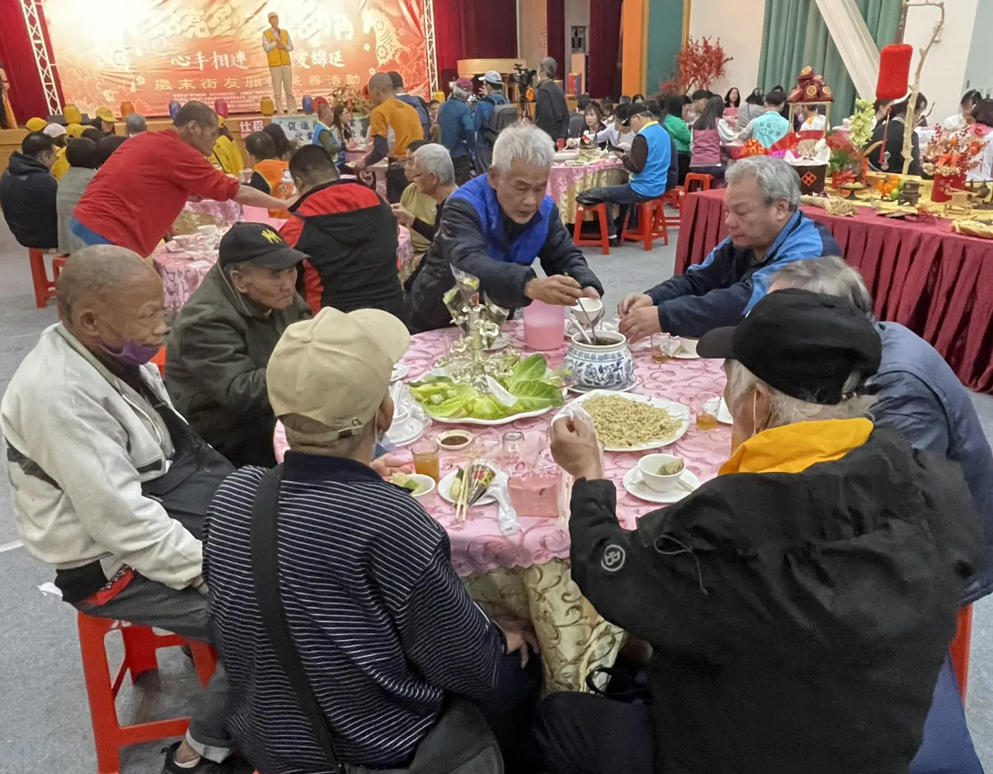 2026點亮星空照亮街角 新北市善悅關懷協會今舉辦街友歲末圍爐關懷活動 2026點亮星空照亮街角 新北市善悅關懷協會今舉辦街友歲末圍爐關懷活動