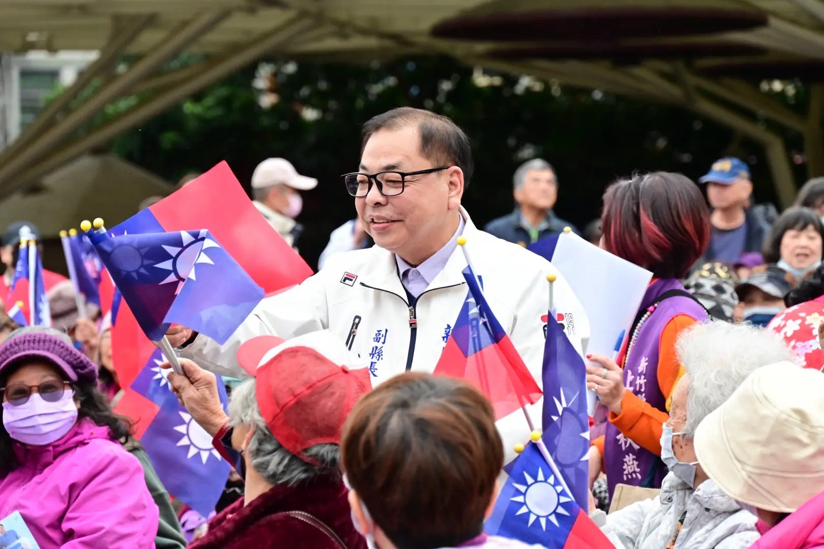 新竹縣國民黨初選紛擾未歇 陳見賢辭黨職止爭議、強調依制度整合藍營 新竹縣國民黨初選紛擾未歇 陳見賢辭黨職止爭議、強調依制度整合藍營