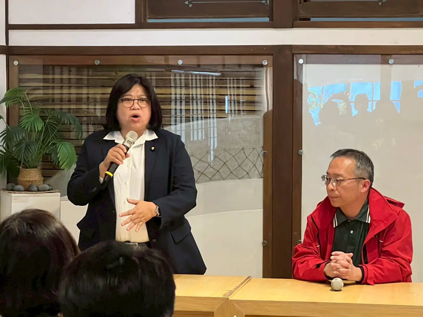 王美惠協調檜意森活村營運權爭議　農業部承諾優先保障店家權益