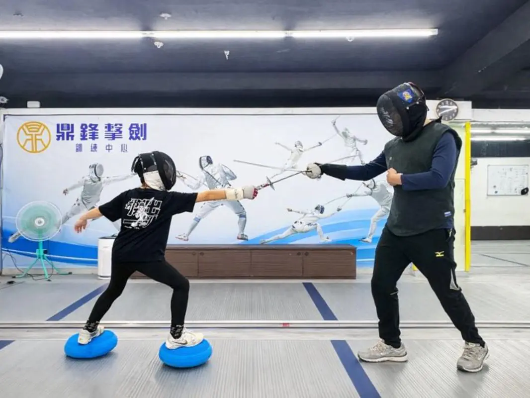 為什麼西洋劍被稱為格鬥芭蕾？台中擊劍訓練中心帶你入門親身體驗