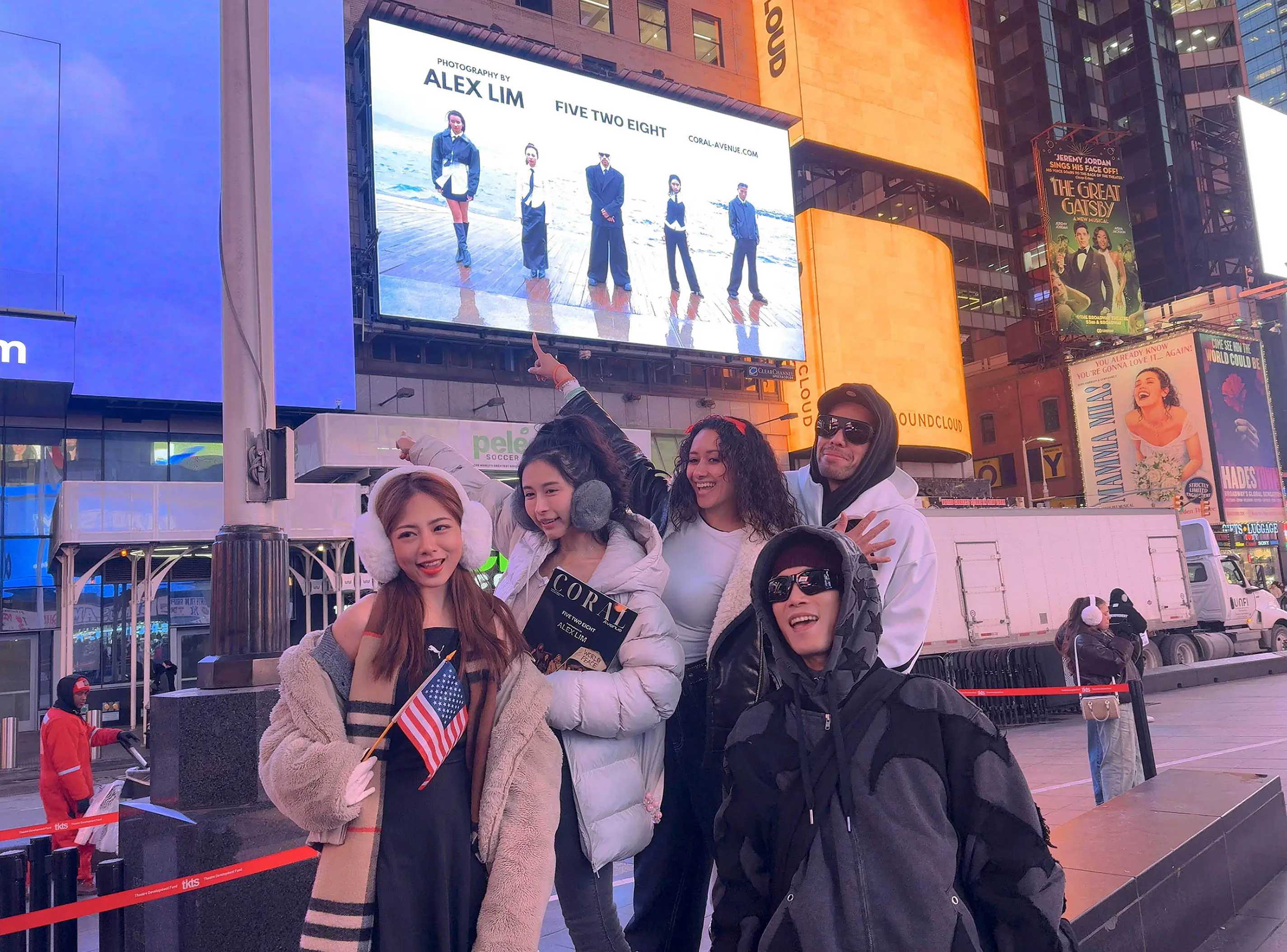 阿卡莎納療癒系天團五二八登紐約時代廣場 讓世界更理解「愛」