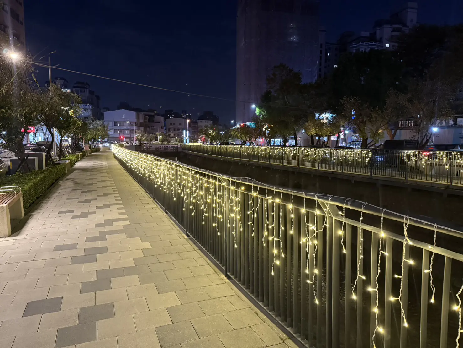 越夜越美麗！　梅川1.7公里「星光水岸」點亮北區夜色新風景