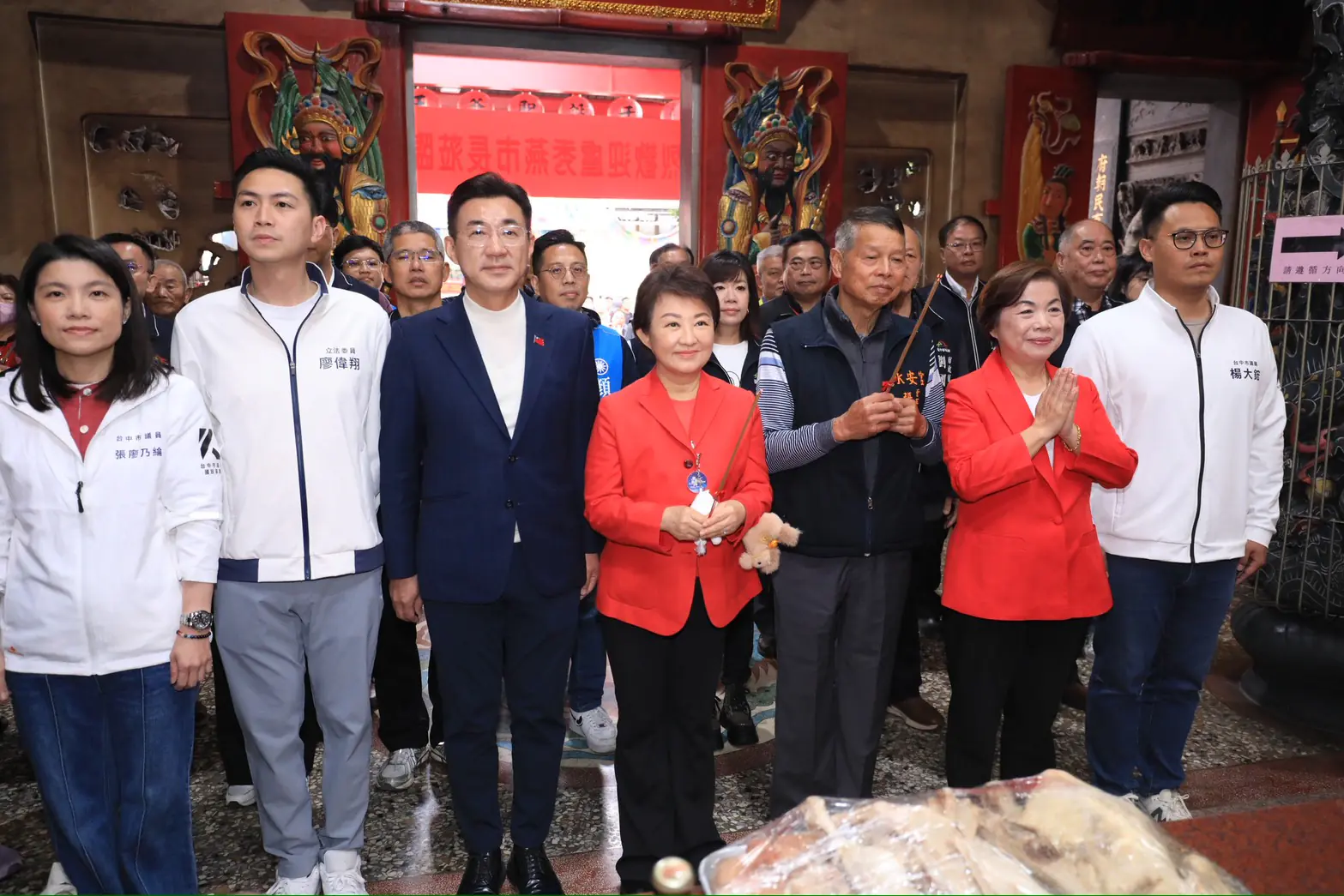 大年初一連訪四宮廟發「馬到金來」小紅包　盧市長：願國泰民安、市政昌隆