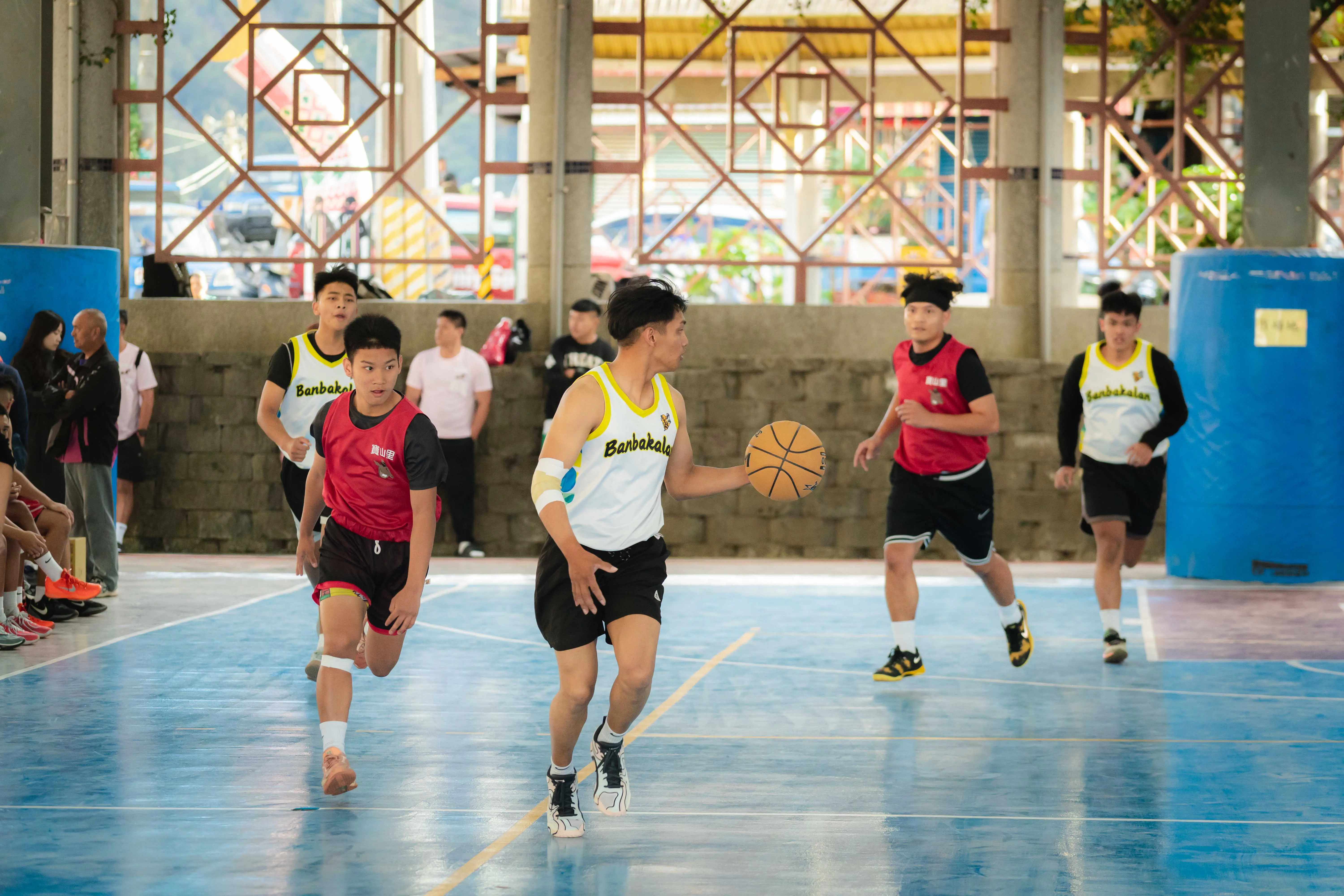 高雄市桃源區運動會拚戰激烈，充分展現桃源團結與活力。