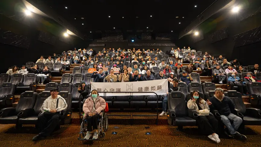 《陽光女子合唱團》擠進影史票房第7名 醫願診所陪腎友走進電影院讓生命不遺憾