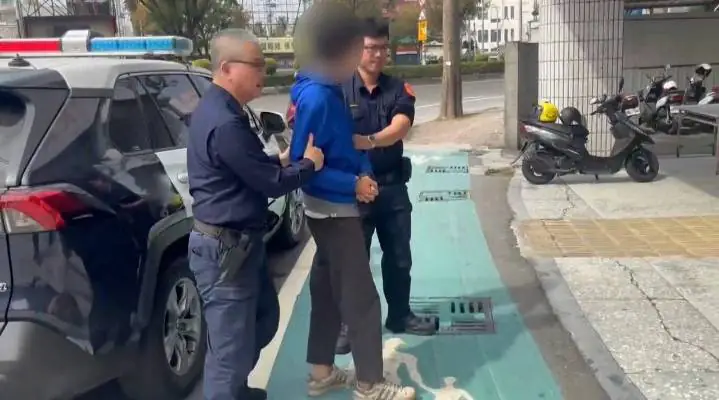 年紀輕輕就涉搶銀樓被警方逮捕。翻攝畫面