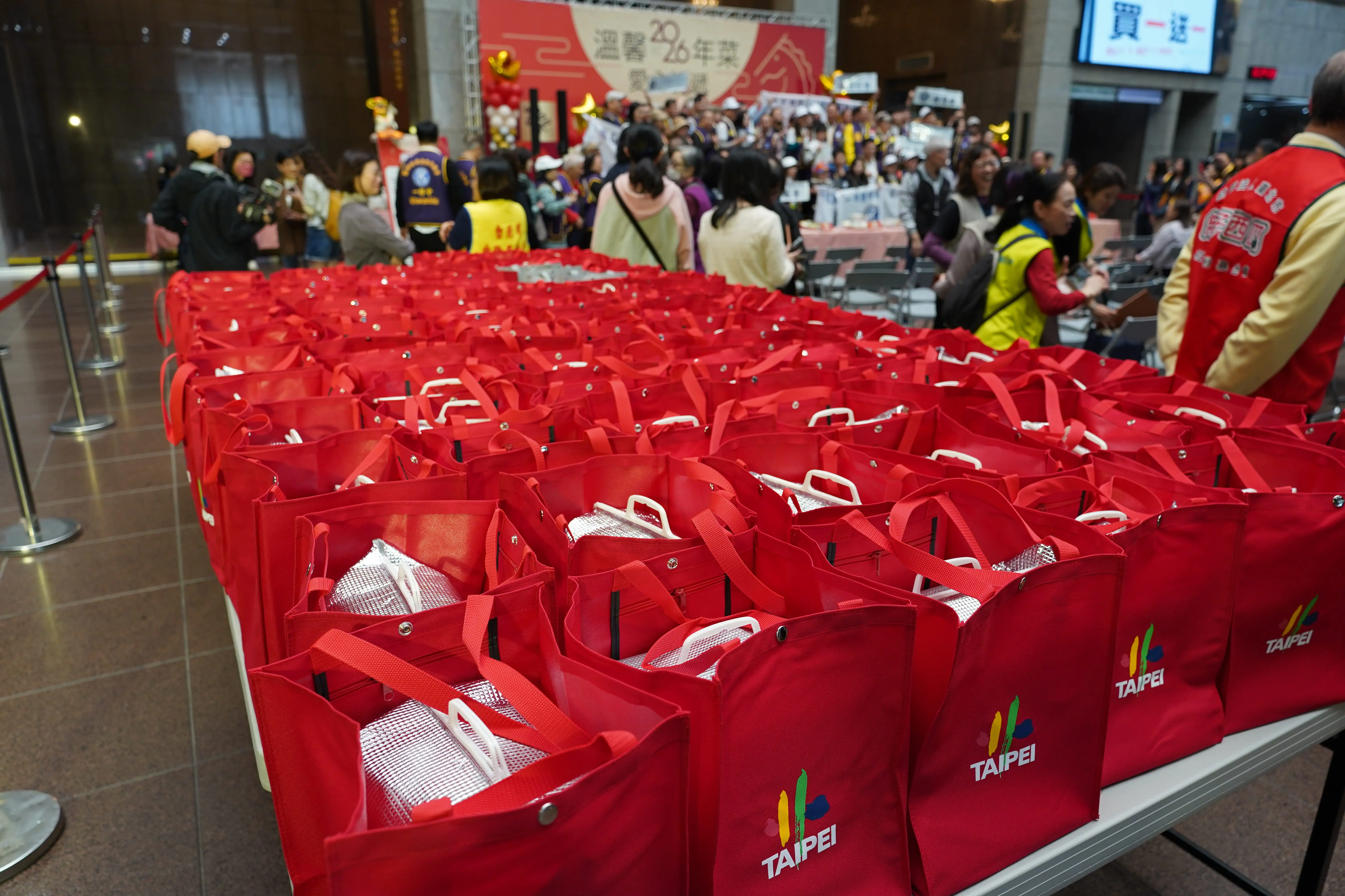 春節今馬熊讚　北市府溫馨福菜助弱勢過好年