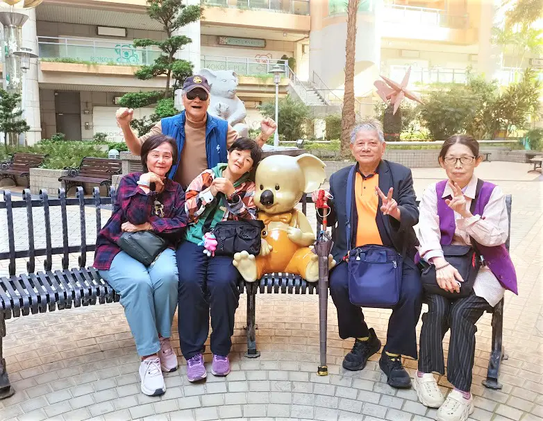 新春向足球恩師拜年 祝安然度過經濟風暴 - 樂聯網