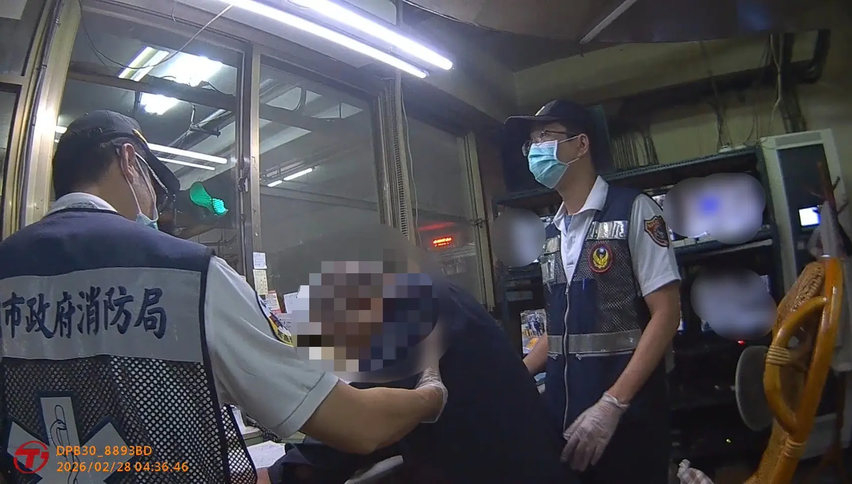 孫姓管理員被打受傷送醫治療。