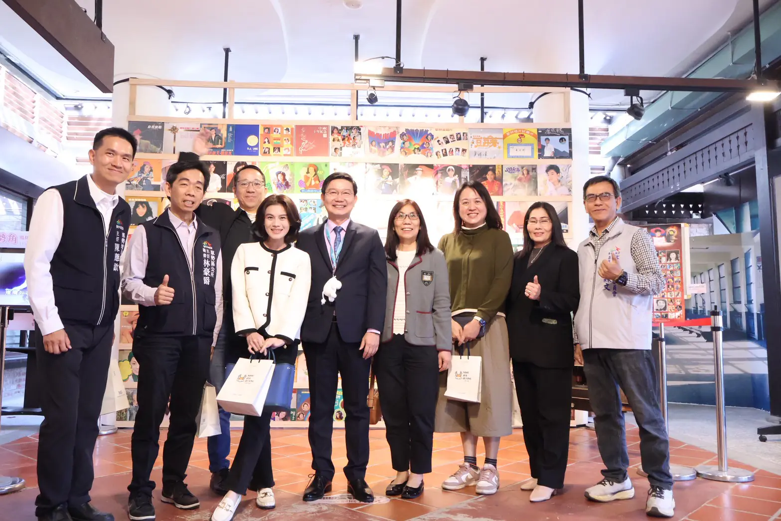 鳳飛飛歌聲來做客 飛上東勢角~鳳棲山城迎新歲活動