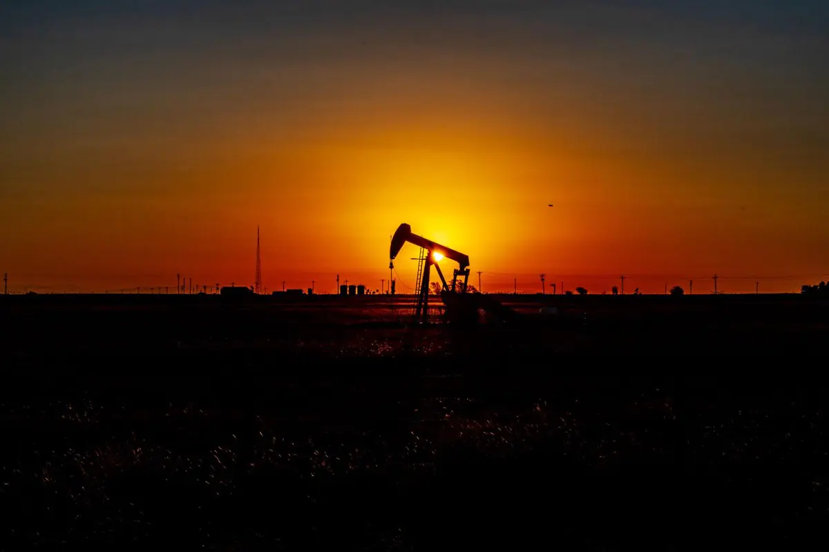 強勢就業壓降息預期 金油雙殺美股重挫