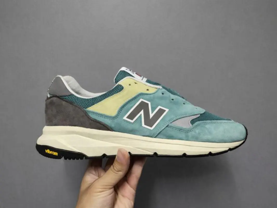 苗栗球鞋專業護理  氧化黃化還原 找回老鞋的第二生命