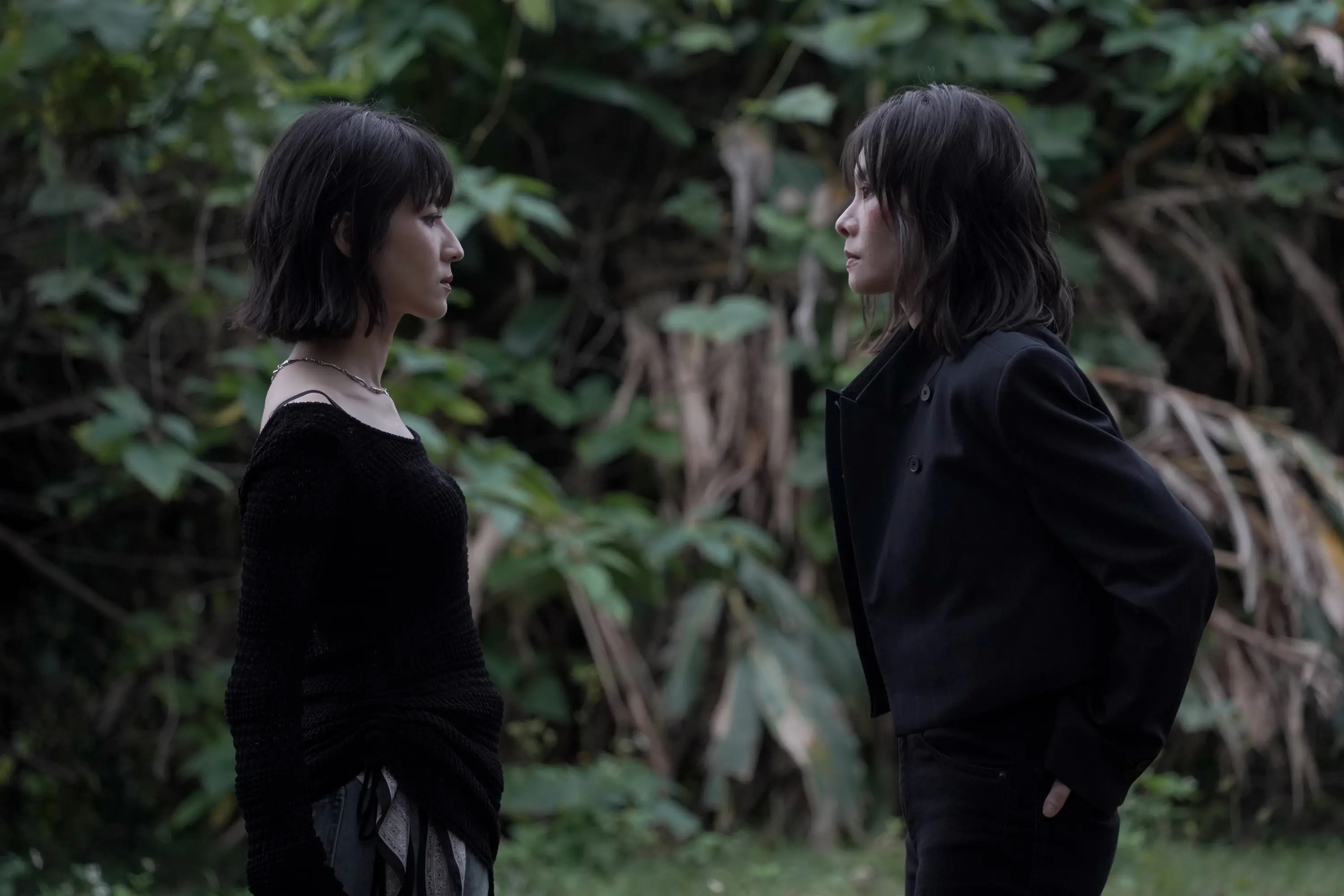 鄭宜農顛覆乖乖牌形象 變身動作片演員揪閨蜜連俞涵上演肉搏打架戲