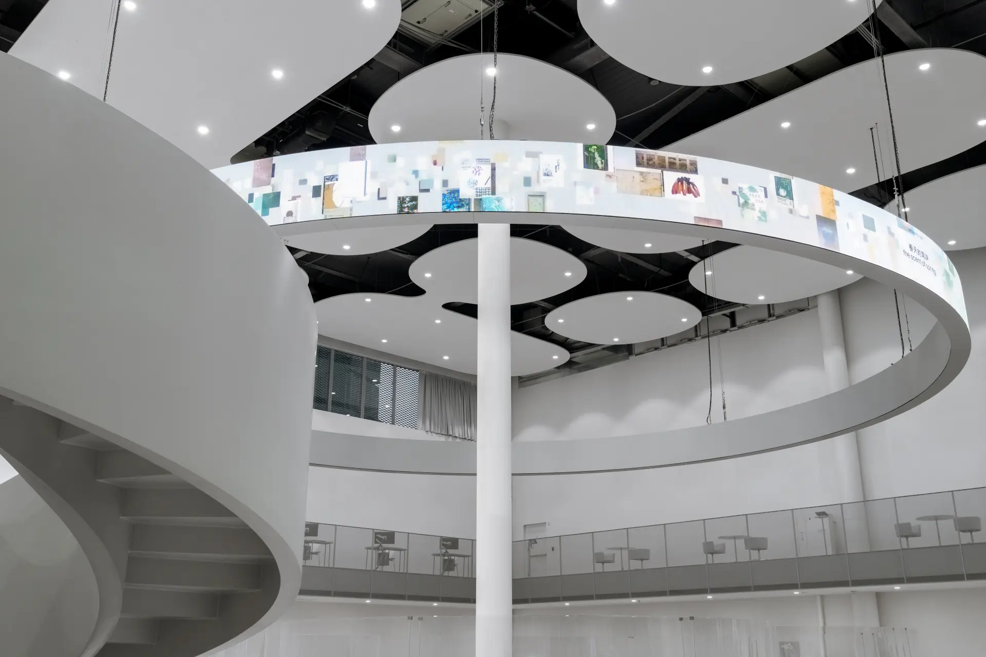 全台首創48公尺環形LED！　 台中綠美圖打造知識與藝術交融的「漫遊洞」