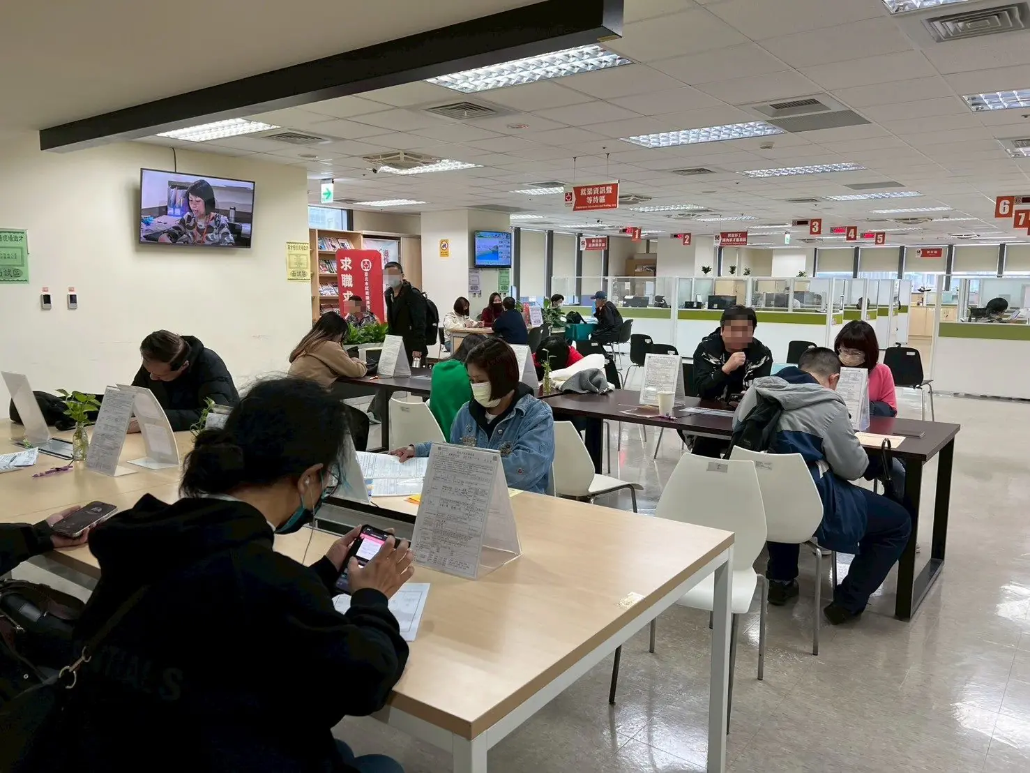 北市18家企業聯合徵才3/17開跑 餐飲業祭出高薪加隱性福利搶人