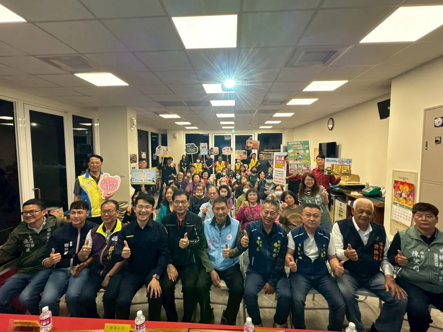 鹿港警深入社區防制人口販運、識詐及交通安全宣導