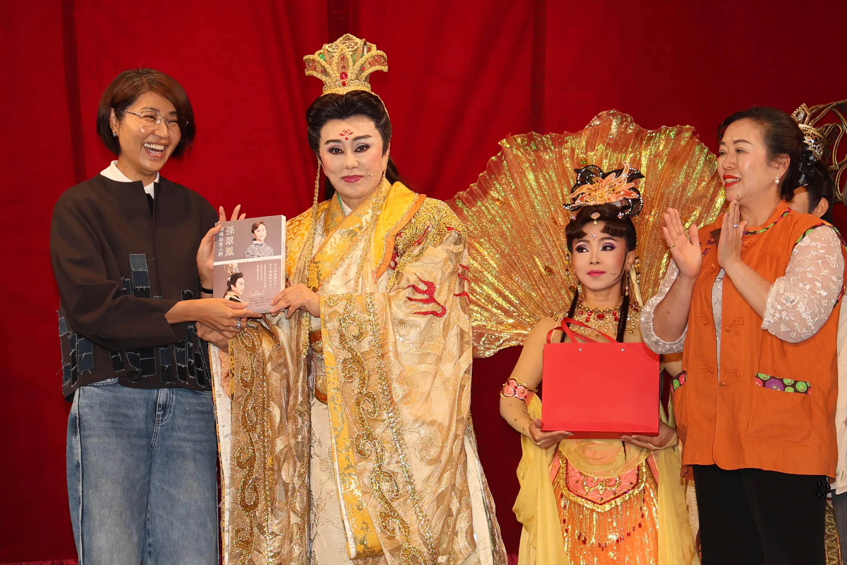 明華園「女神何仙姑」國姓巡演爆棚！ 許淑華縣長　讓國家級戲曲走入偏鄉