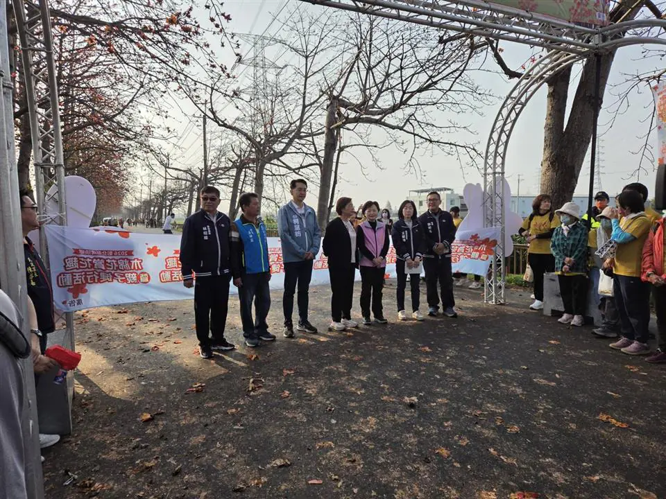 春日花海登場　北斗警守護木棉花季　親子健行順利