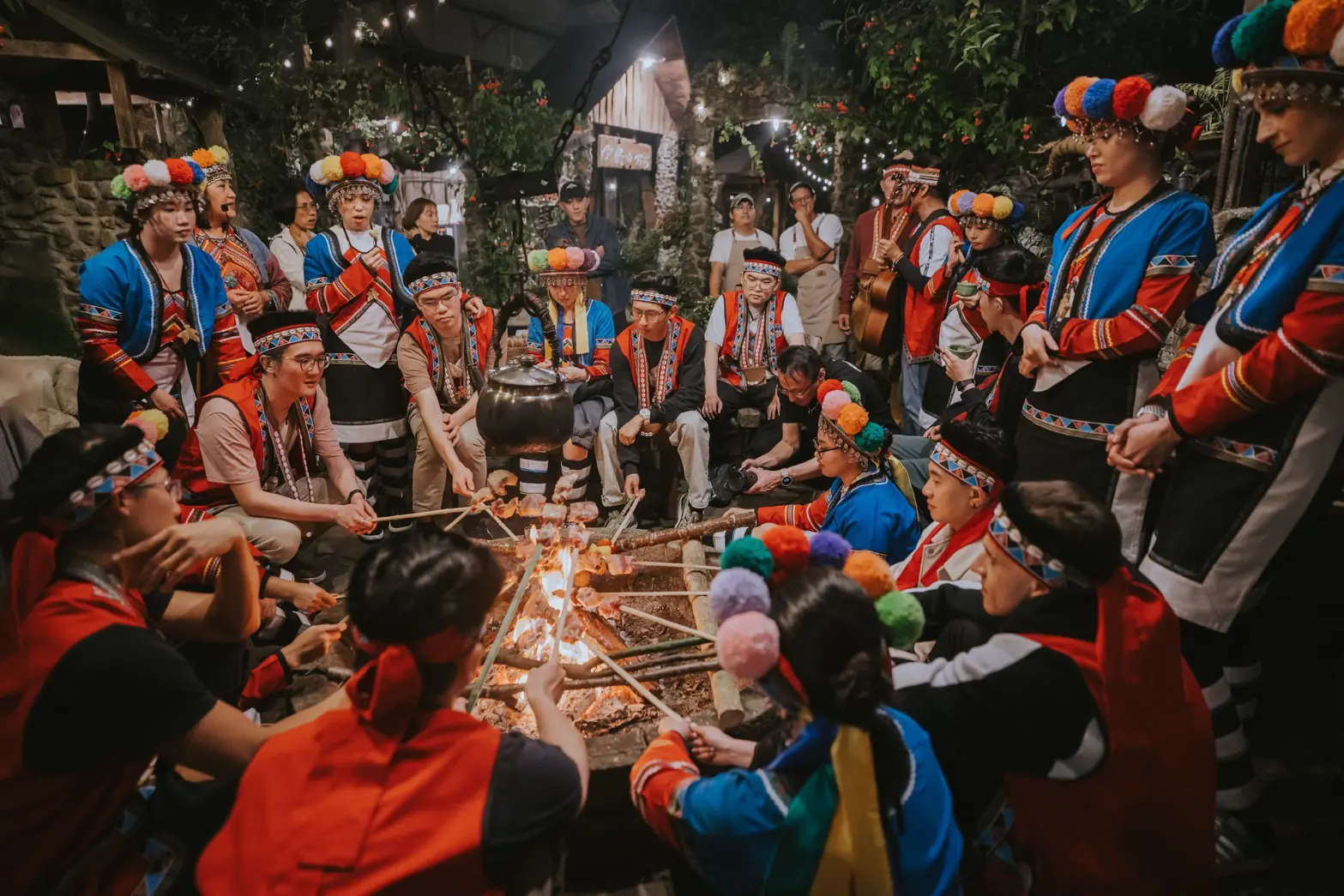 阿里山星光婚旅12對佳偶體驗部落秘境！夕陽雲海見證浪漫愛情
