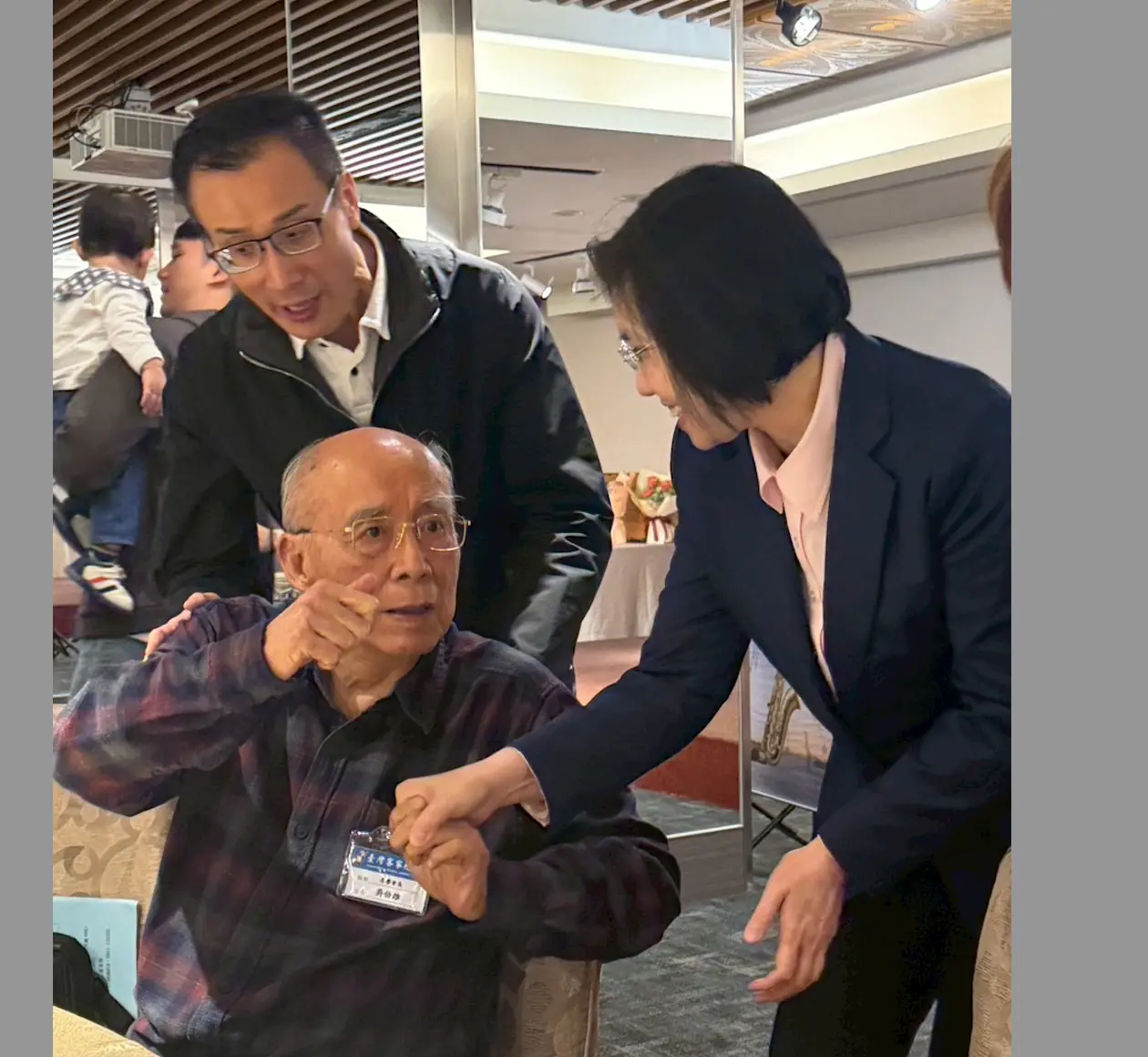 客家大團結 吳伯雄叮囑徐欣瑩:非贏不可