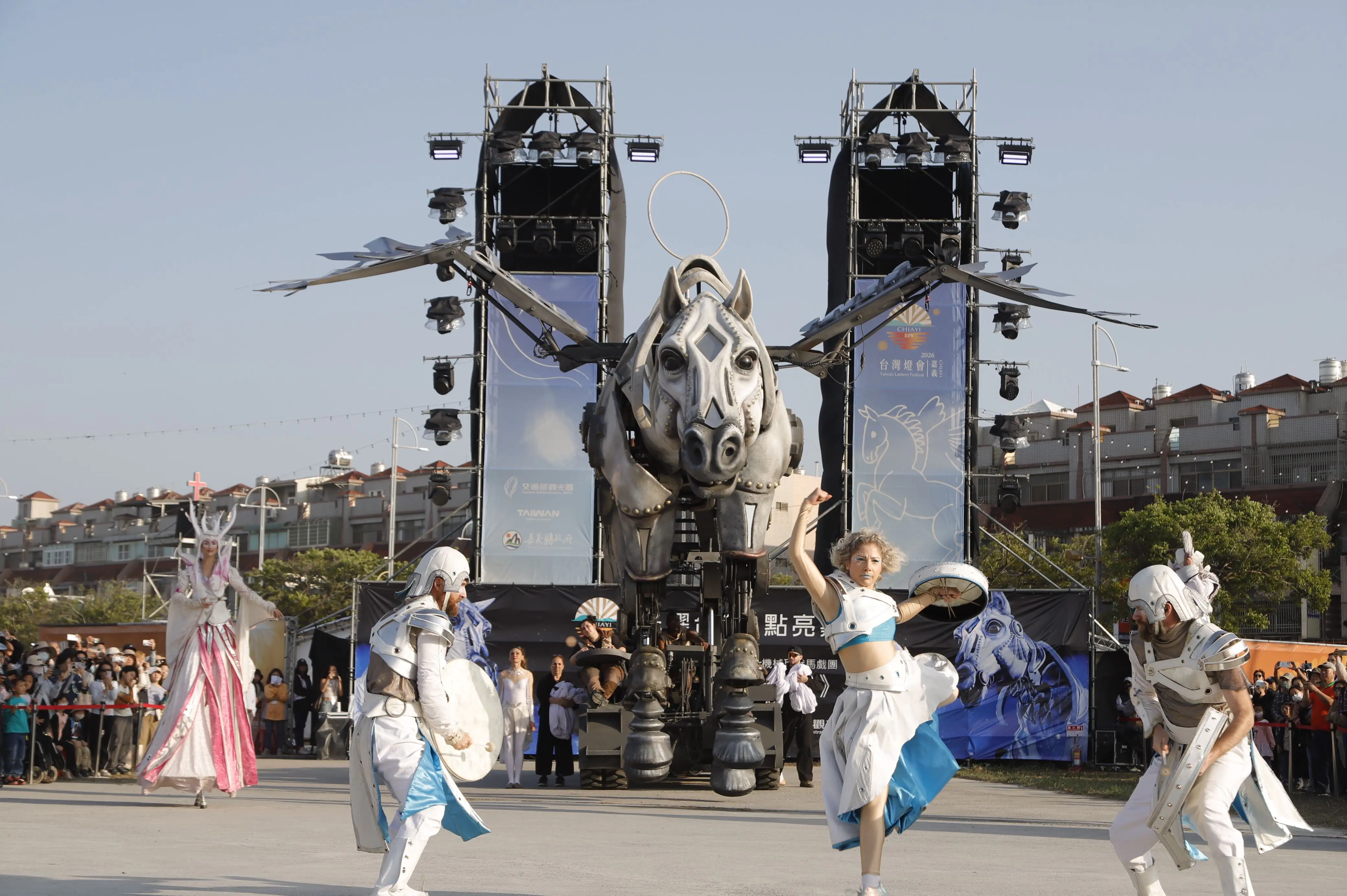 法國飛天白馬秀震撼登場 嘉義燈會再掀藝術高潮