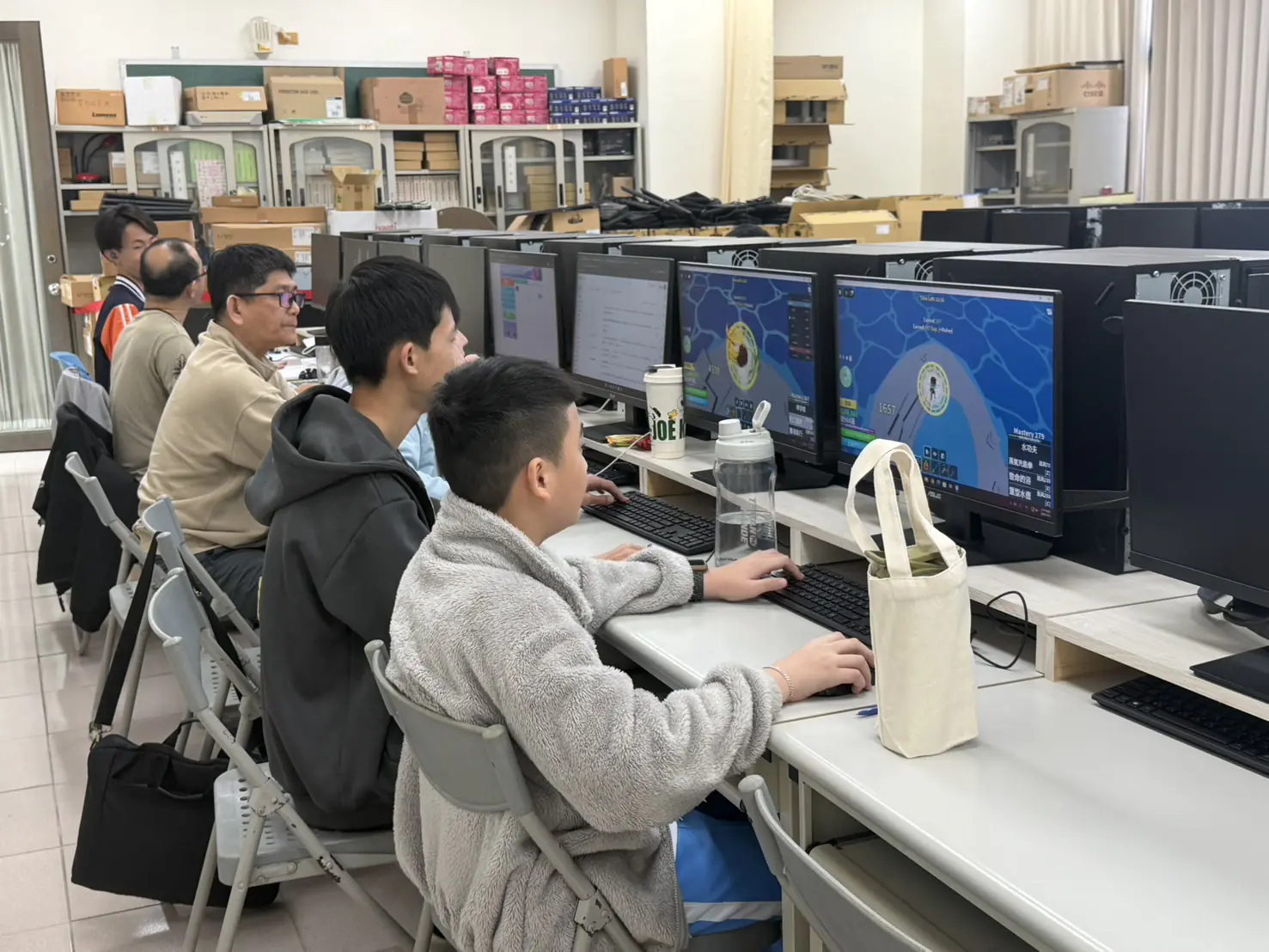 備戰全國貓咪盃 嘉義市8支隊伍SCRATCH密集培訓 備戰全國貓咪盃 嘉義市8支隊伍SCRATCH密集培訓