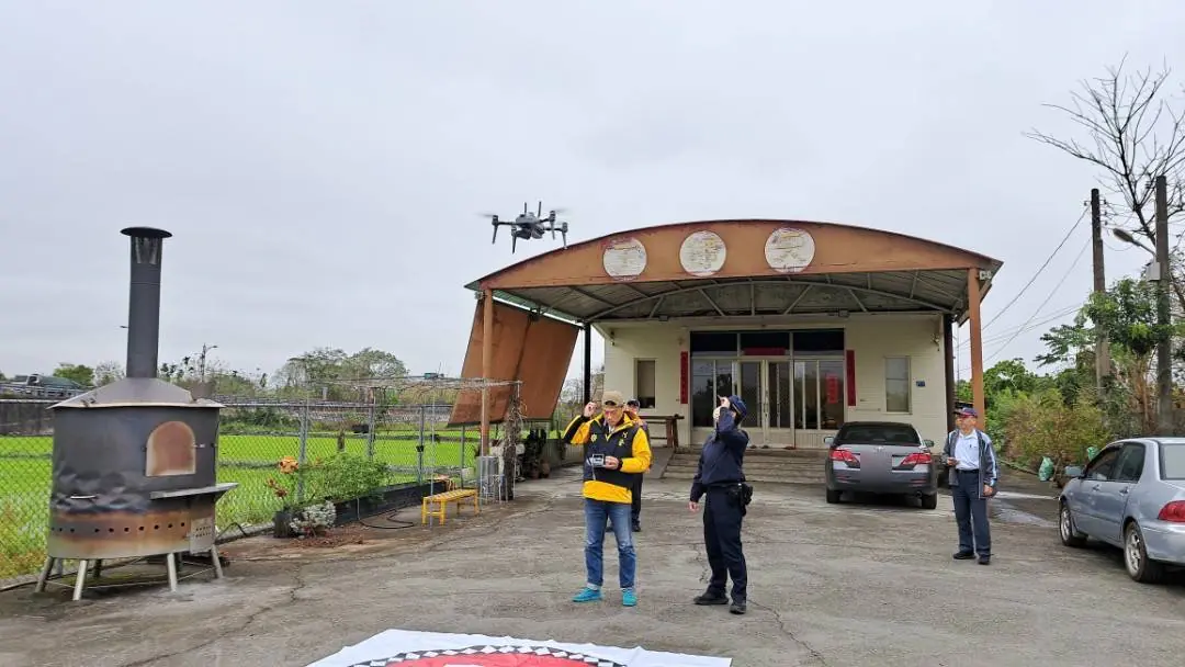 紫南宮吃丁酒湧人潮　竹山警出動「無人機」空中航拍　守護民眾用路安全