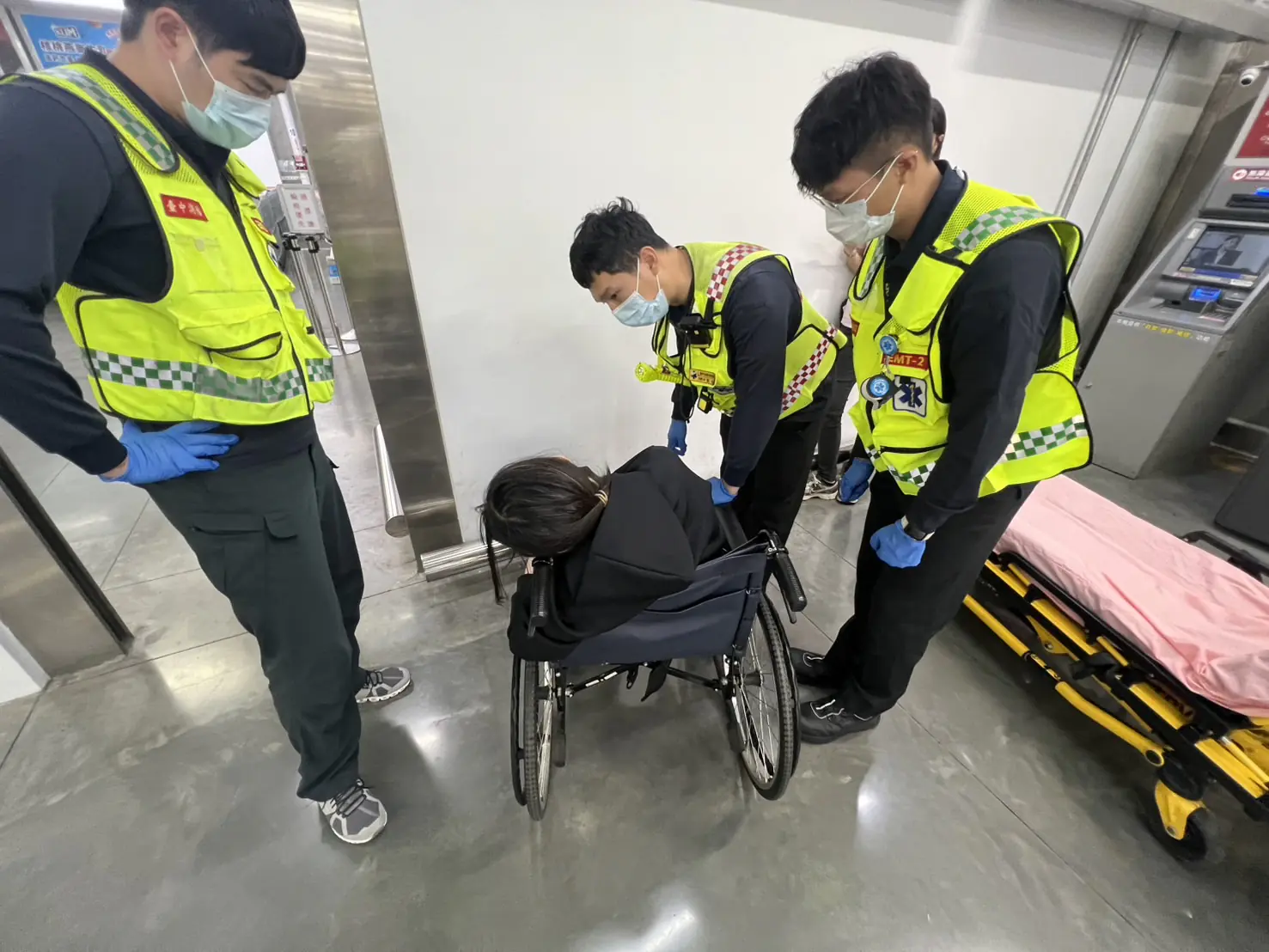 廁所內一句「救我」牽起善意　好市多助尋人　救命恩人留言現身