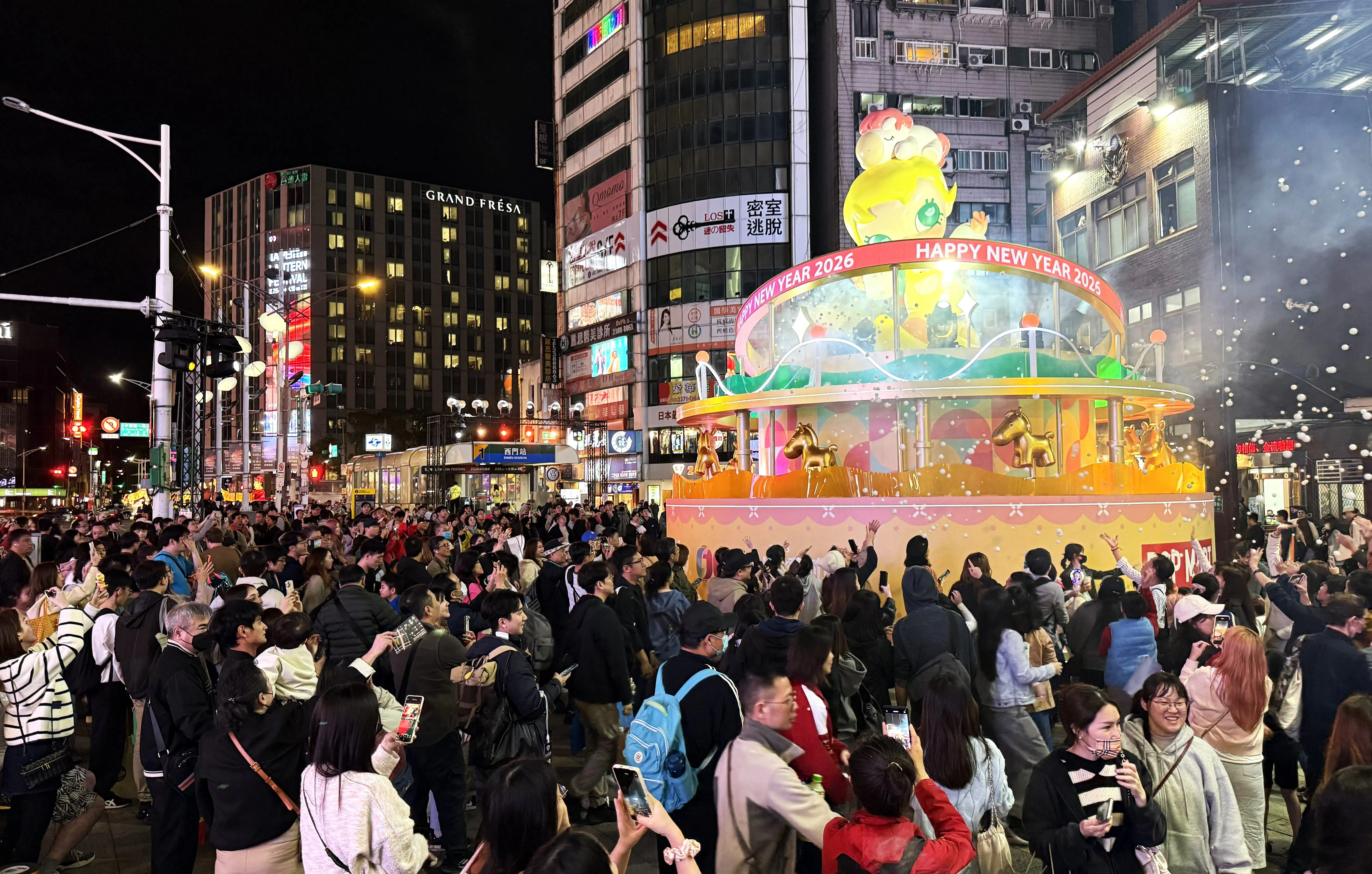 雙展區、雙IP引爆人潮 台北燈節六天吸引360萬人次參觀