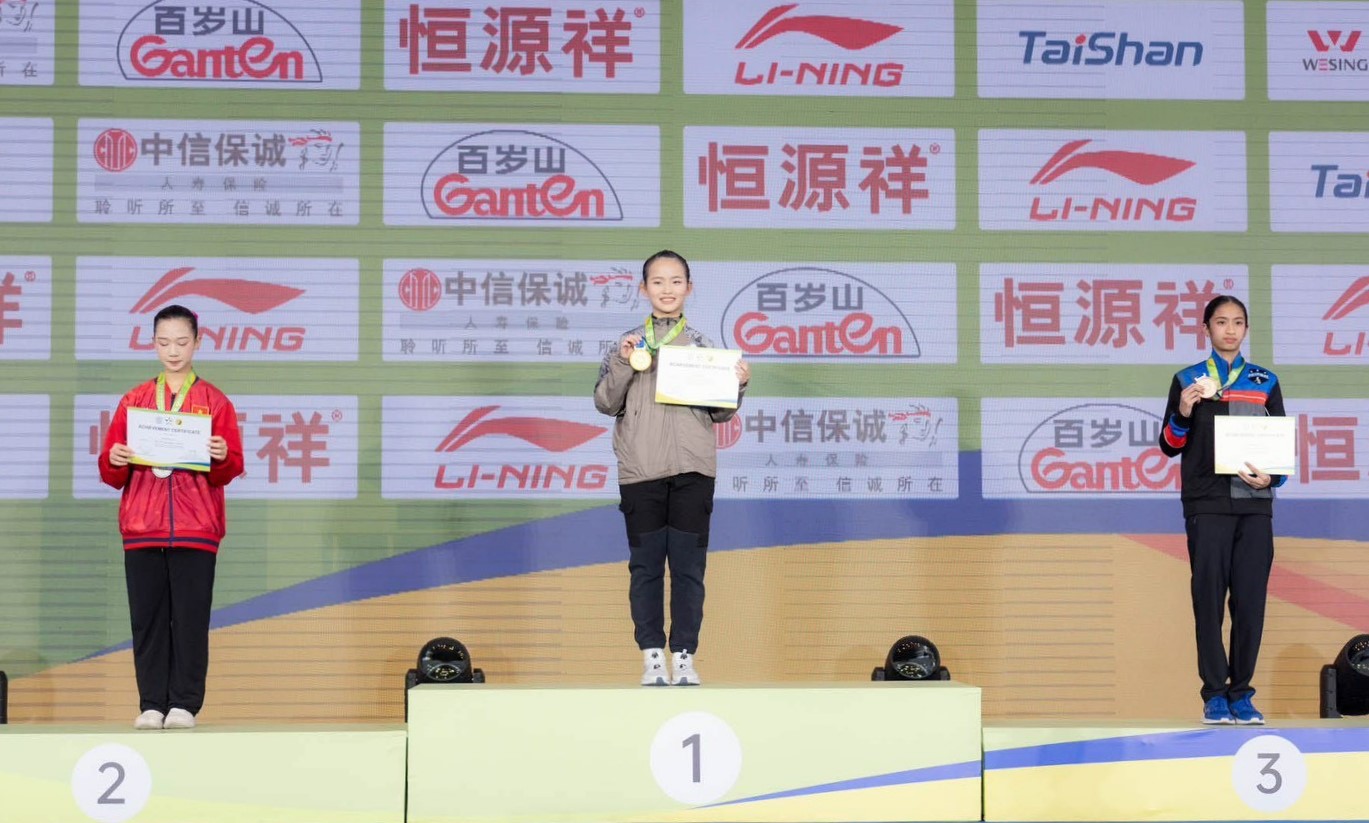 巾幗無畏傳捷報　彰化縣陽明國中蕭彥煣勇奪世界青少年武術錦標賽金牌