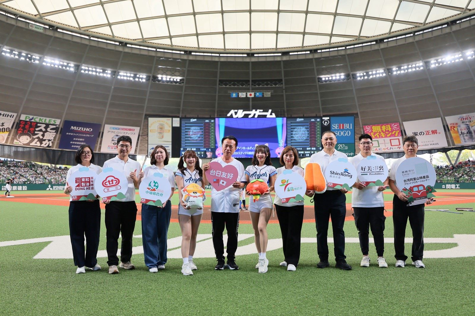 嘉義優鮮攻進日本職棒　翁章梁擔任開球嘉賓　啦啦隊強勢應援　精準行銷日本市場