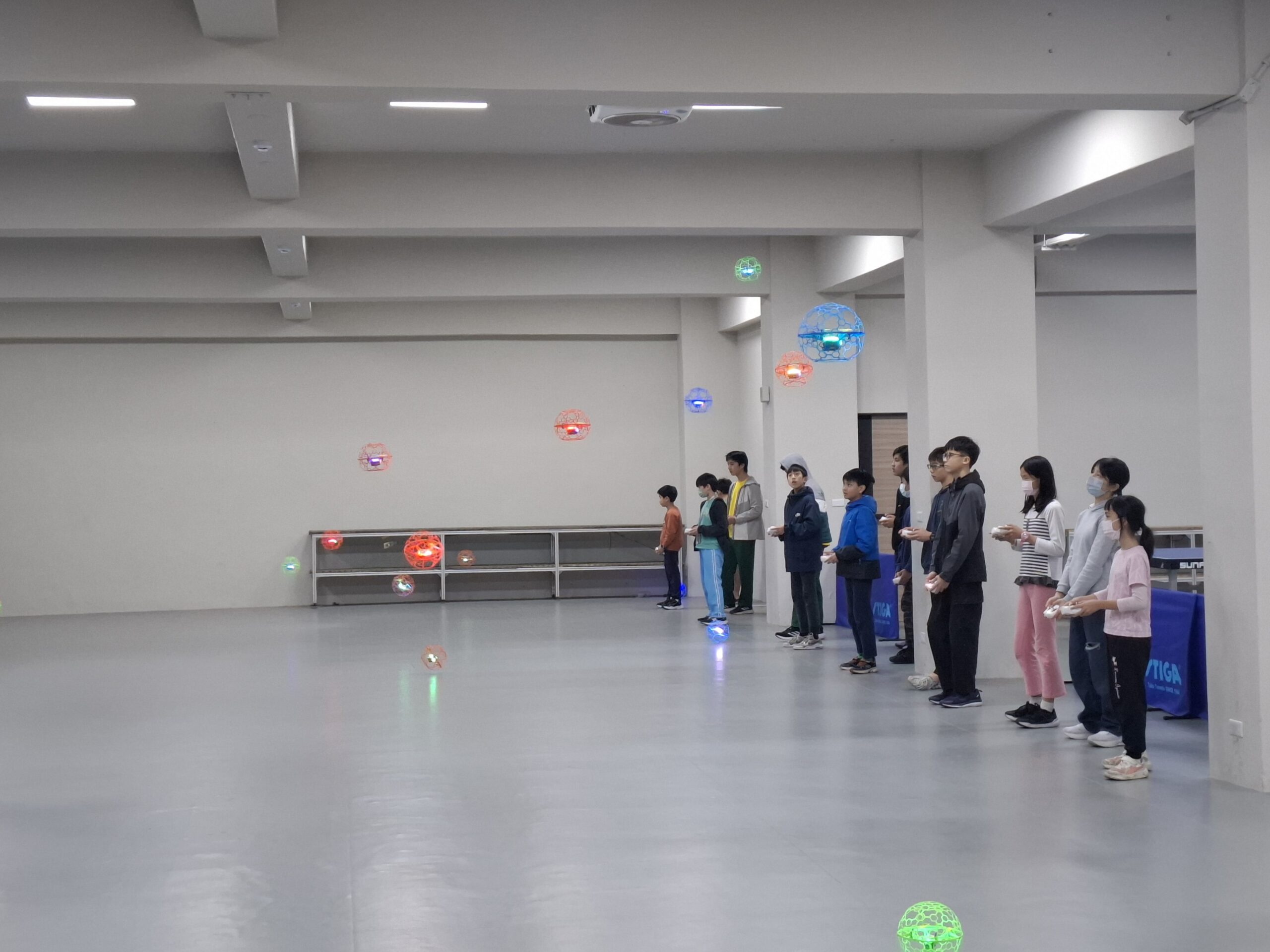 從操控到編程　北市無人機暑期營隊首推「程控飛行」課程