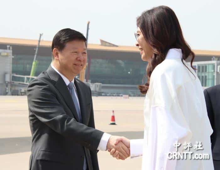 鄭麗文離京返台　宋濤送機