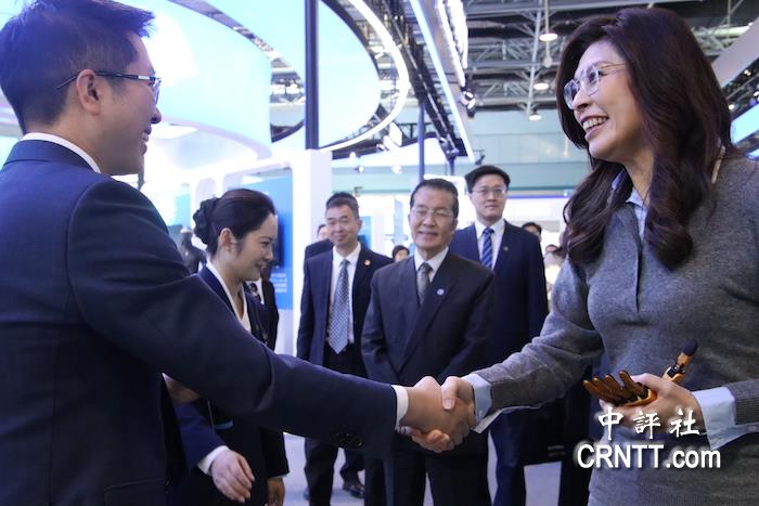 鄭麗文中關村見偶像　贊賴才達是“台灣之光”