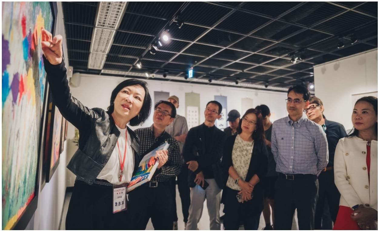 色彩變音符！段逸君跨界創作掀起藝術市場關注