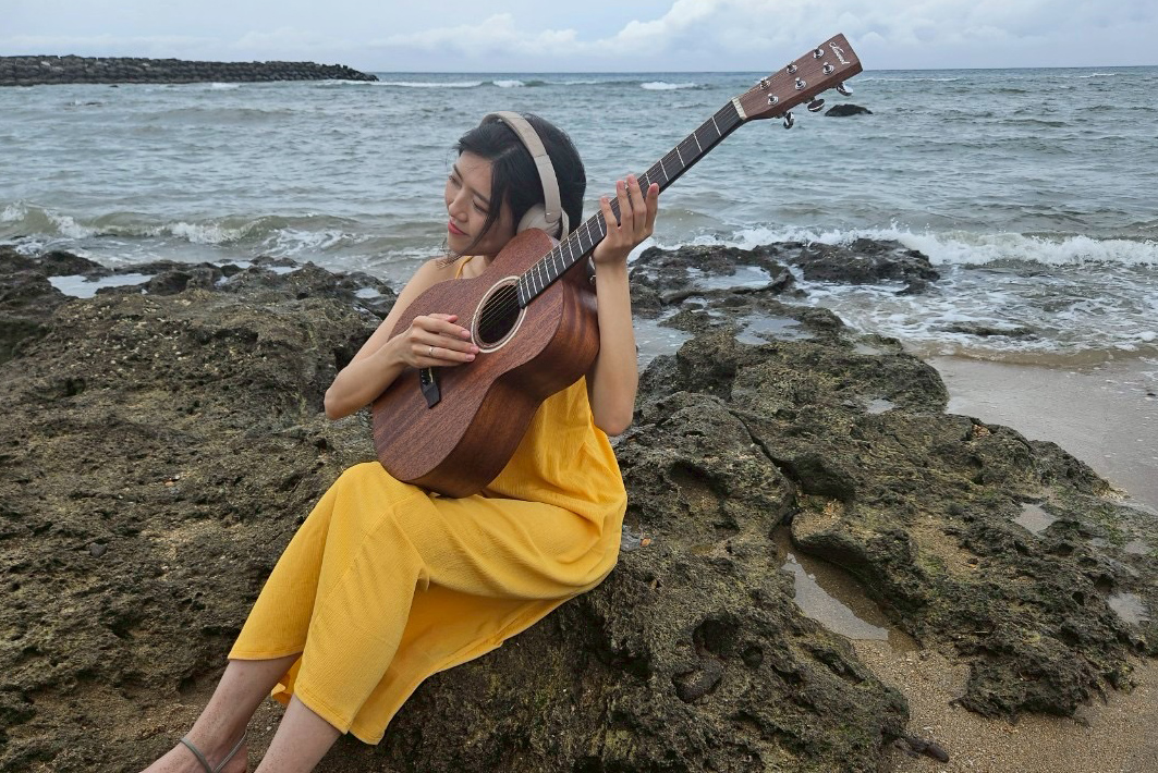 林希子21字神曲拍MV遇颱風！直接殺北海岸淺水灣 淋到全濕照拍超拚