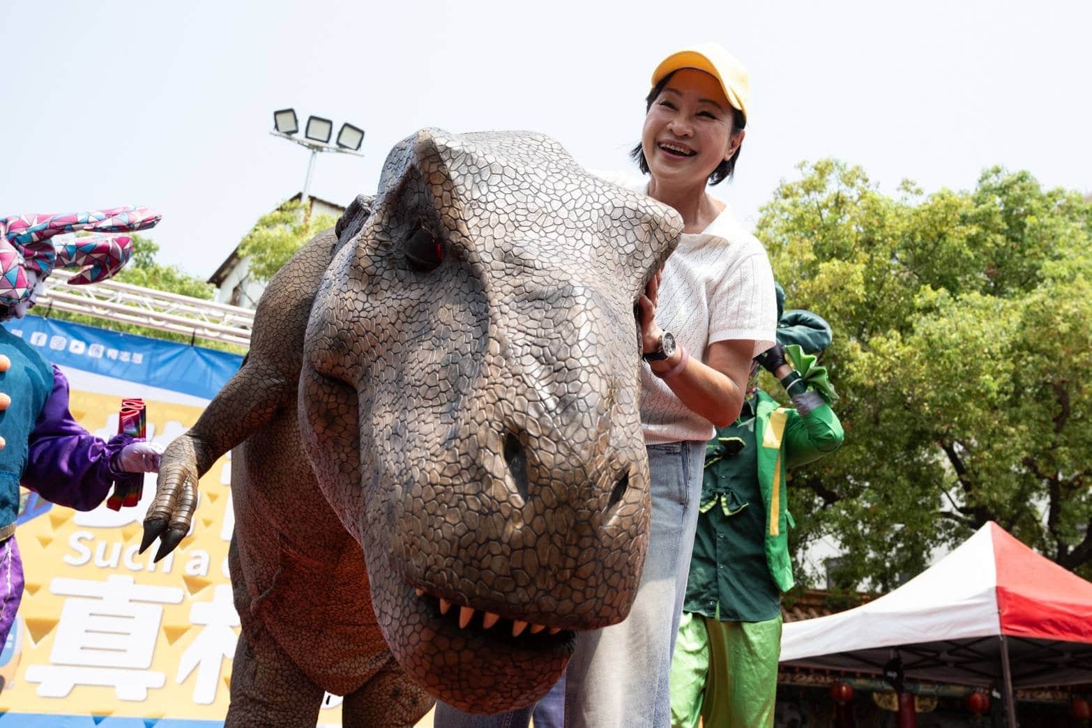 柯志恩鳳山與親子同樂　承諾打造「喘息空間」　照顧家長