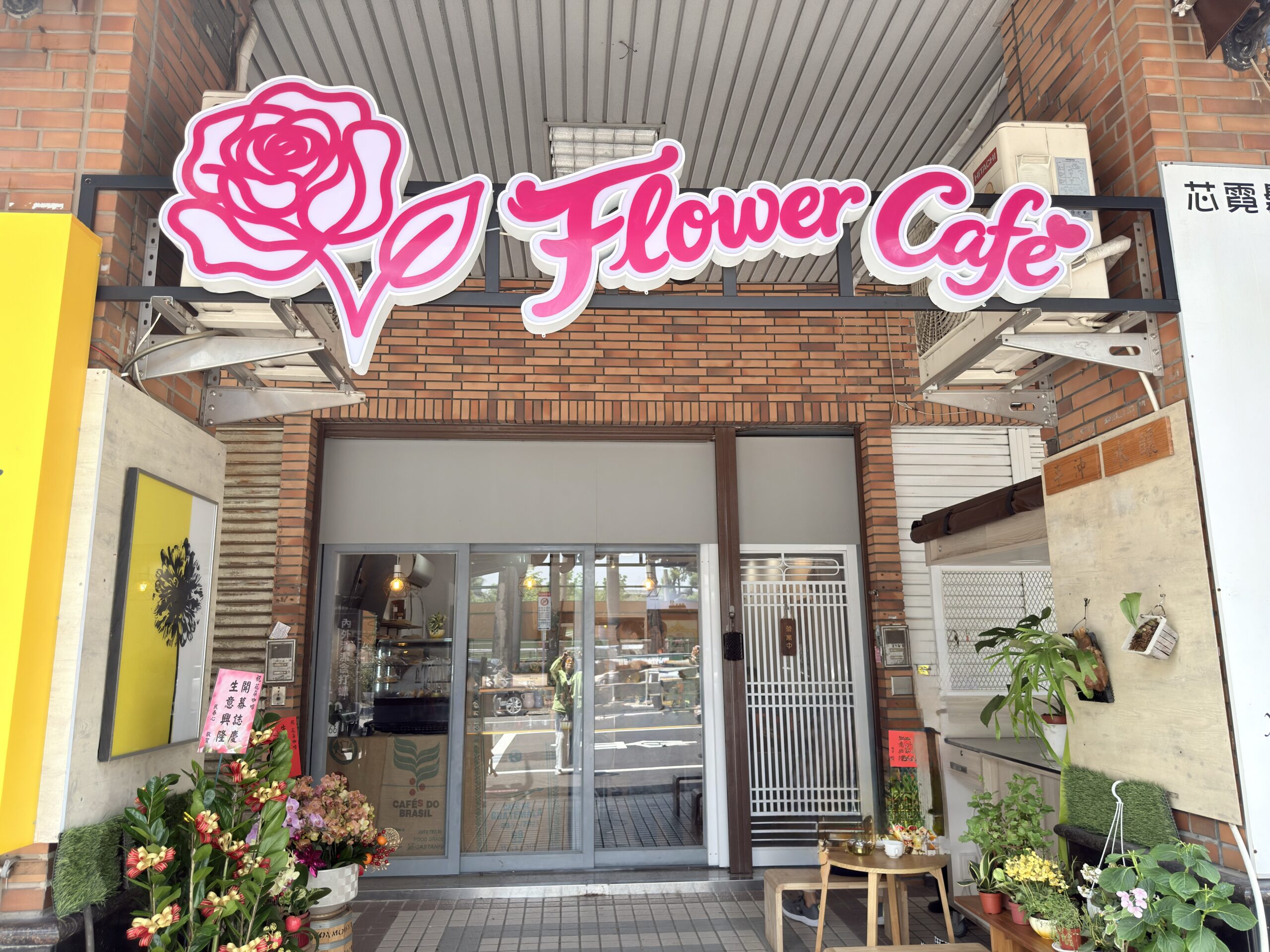 花朵咖啡開幕　打造健康甜點新風潮「輕食理念」　無糖、無油、無麵粉製作